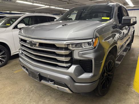 Used 2023 Chevrolet Silverado 1500 High Country w/ High Country Premium Package AWD/4WD image 2