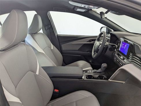 Used 2025 Toyota Camry SE image 31