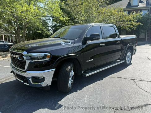 Used 2025 RAM 1500 Big Horn AWD/4WD image 2