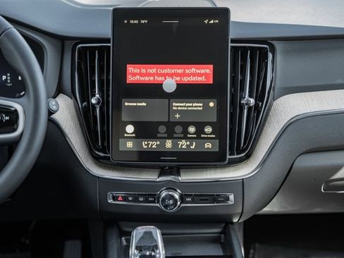 New 2026 Volvo XC60 B5 Plus w/ Protection Package Premier image 20