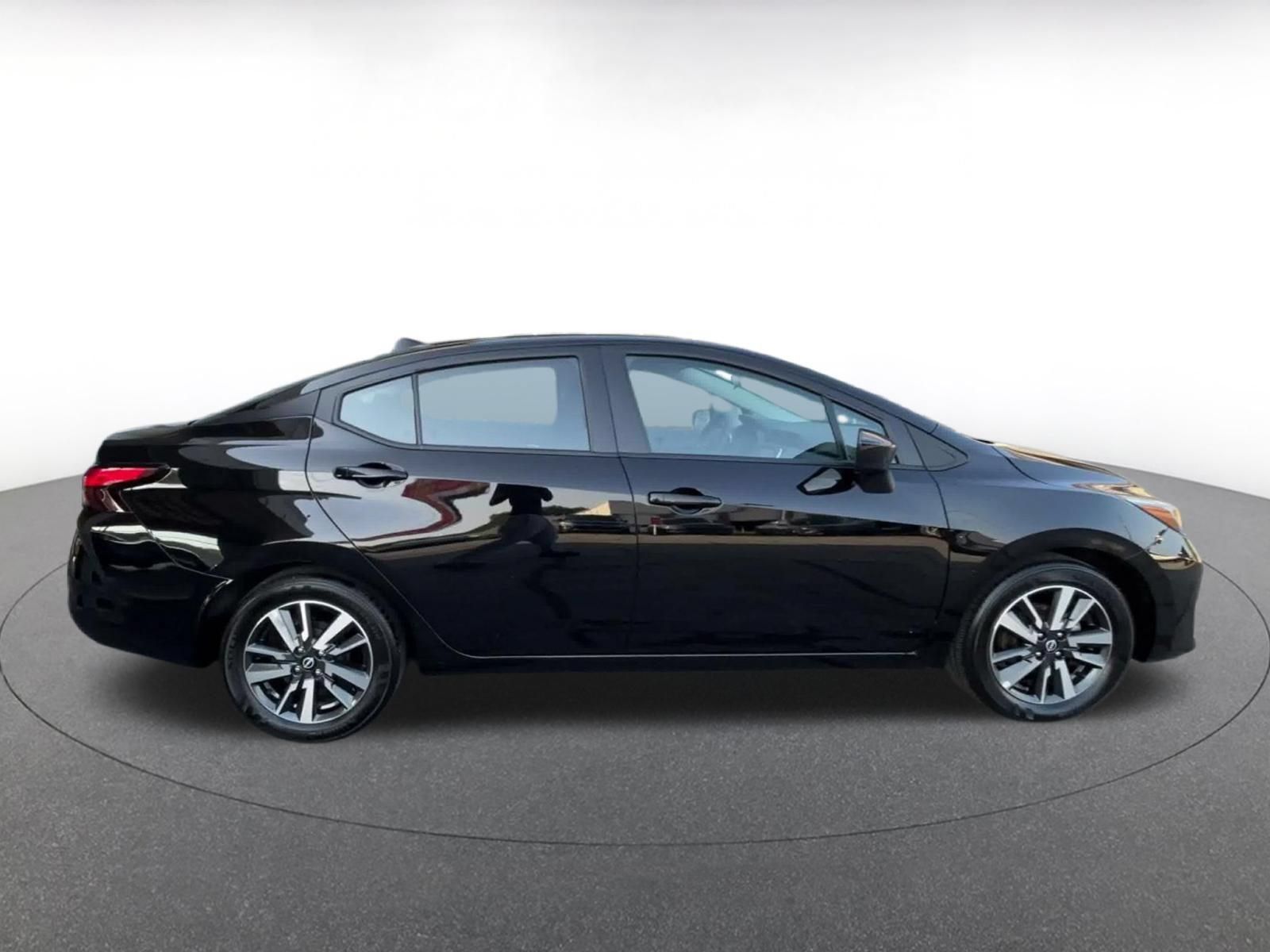 Used 2025 Nissan Versa SV FWD image 15