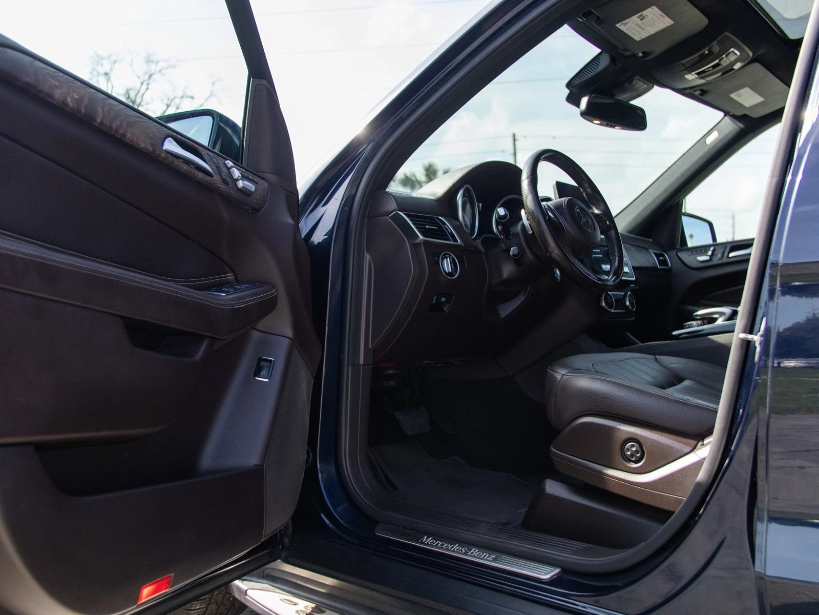 Used 2017 Mercedes-Benz GLS 450 4MATIC w/ Premium Package image 17