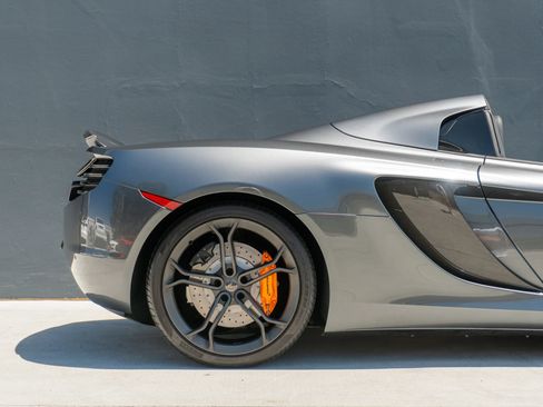 Used 2014 McLaren MP4-12C Spider RWD image 38