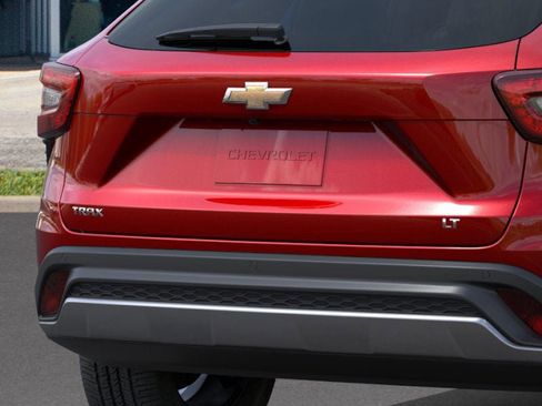New 2026 Chevrolet Trax LT image 14