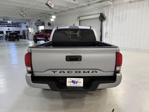 Used 2020 Toyota Tacoma SR w/ SR Convenience Package image 4