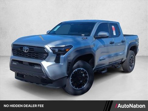 Certified 2025 Toyota Tacoma TRD Off-Road AWD/4WD image 1