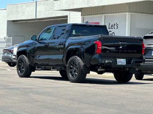 Used 2026 Toyota Tacoma SR5 AWD/4WD image 3