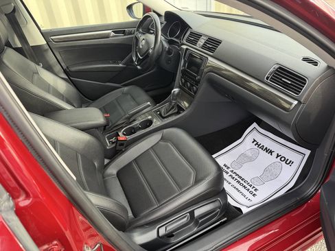 Used 2017 Volkswagen Passat 1.8T SE image 16