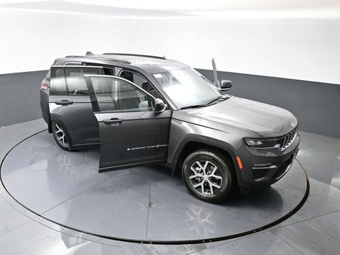 New 2025 Jeep Grand Cherokee Limited w/ Luxury Tech Group II image 47