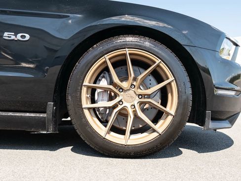 Used 2012 Ford Mustang GT w/ Brembo Brake Pkg image 34
