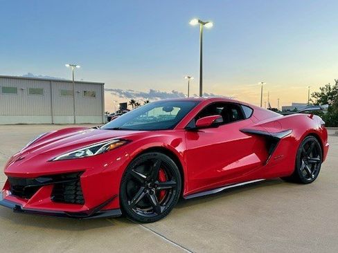 Used 2023 Chevrolet Corvette Z06 w/ Z07 Performance Package image 3