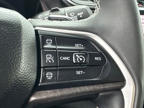 Used 2023 Jeep Grand Cherokee L Limited w/ Black Appearance Package image 20