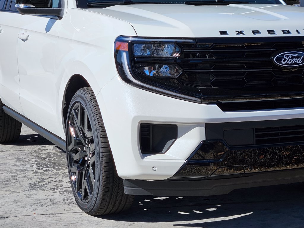 New 2027 Ford Expedition Max Platinum w/ Stealth Performance Package AWD/4WD image 9