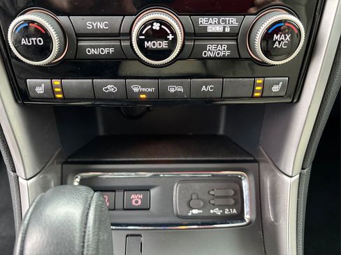 Used 2019 Subaru Ascent Limited image 31