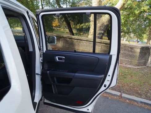 Used 2014 Honda Pilot Touring image 29