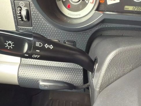 Used 2011 Toyota FJ Cruiser 4WD image 14