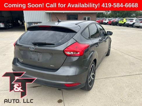 Used 2018 Ford Focus SEL w/ Cold Weather Package FWD image 4