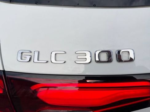 Used 2023 Mercedes-Benz GLC 300 4MATIC image 9