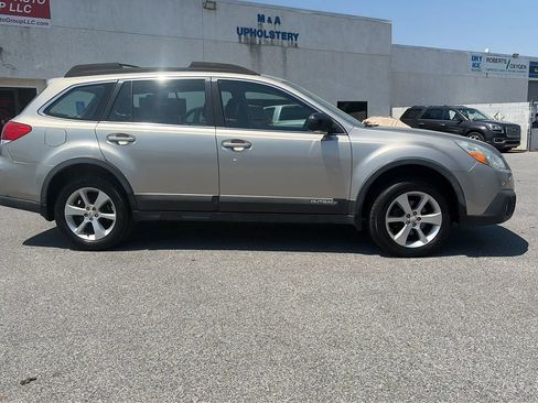 Used 2014 Subaru Outback 2.5i w/ Popular Package #1A AWD/4WD image 4