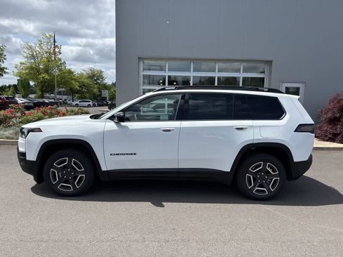 New 2026 Jeep Cherokee Laredo AWD/4WD image 2