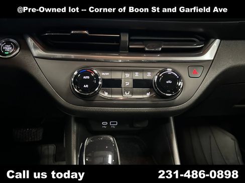 Used 2024 Buick Envista Preferred w/ Convenience I Package FWD image 19