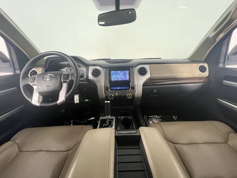 Used 2014 Toyota Tundra Limited w/ Limited Premium Package RWD image 11