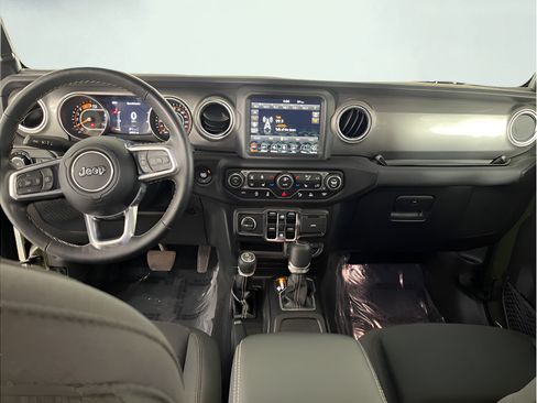 Used 2021 Jeep Wrangler Unlimited Sahara AWD/4WD image 17
