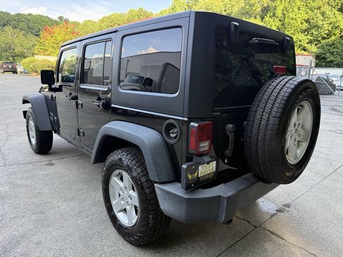 Used 2017 Jeep Wrangler Unlimited Sport w/ Quick Order Package 23S AWD/4WD image 11