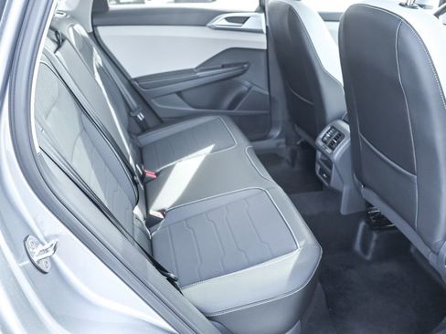 New 2025 Volkswagen Taos SE image 38