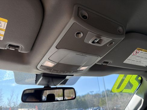 Used 2020 Ford F250 Lariat w/ Chrome Package image 5