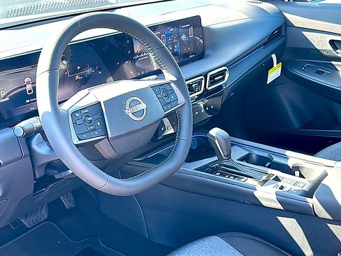 New 2026 Nissan Sentra SV w/ SV Convenience Package FWD image 9
