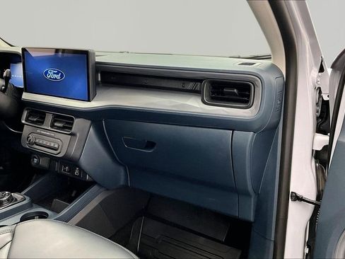 Certified 2025 Ford Maverick Lariat w/ Black Appearance Package AWD/4WD image 17