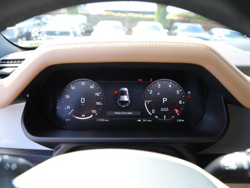 Used 2026 Land Rover Defender 110 X-Dynamic SE AWD/4WD image 21