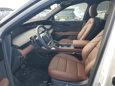 New 2026 Lincoln Nautilus Reserve w/ Jet Appearance Package image 11