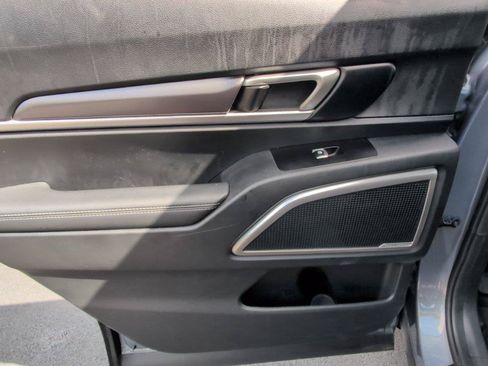 Used 2025 Kia Telluride S FWD image 39