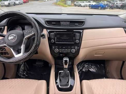 Used 2020 Nissan Rogue SV FWD image 15