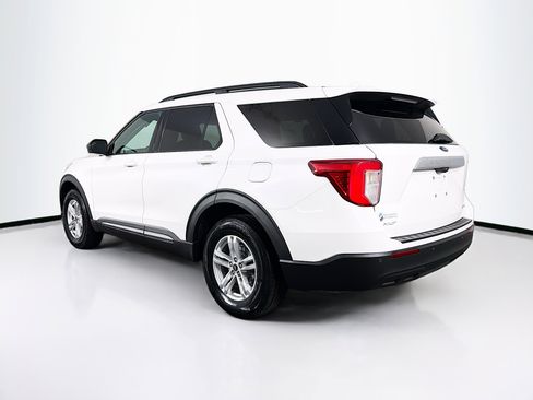 Used 2022 Ford Explorer XLT image 6