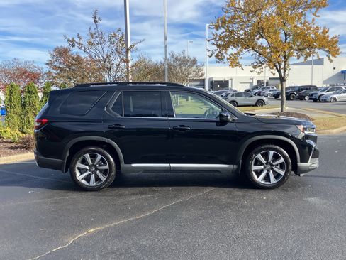 Used 2025 Honda Pilot Elite image 11