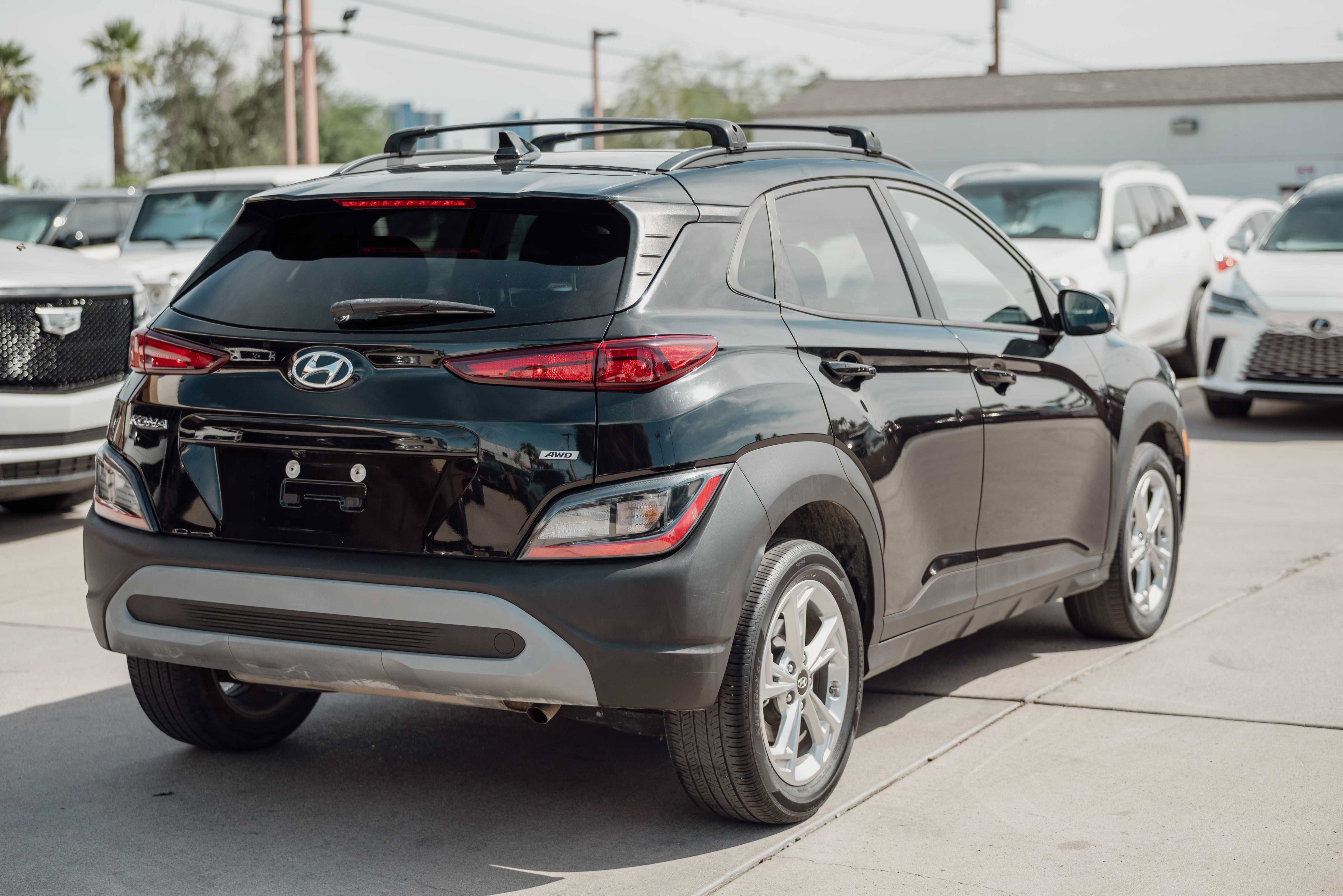 Used 2022 Hyundai Kona SEL AWD/4WD image 3