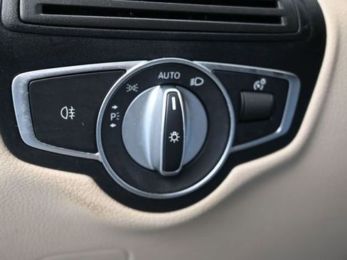 Used 2021 Mercedes-Benz GLC 300 GLC 300 image 24