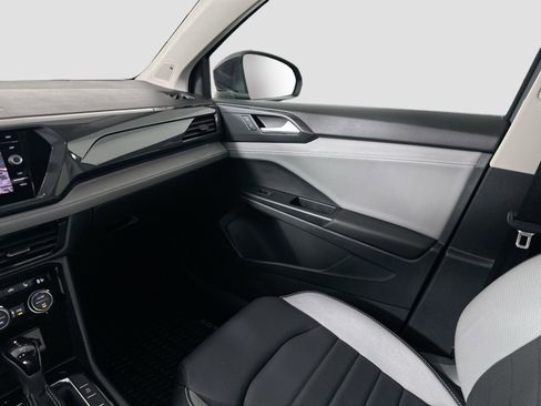 Certified 2023 Volkswagen Taos SEL image 25