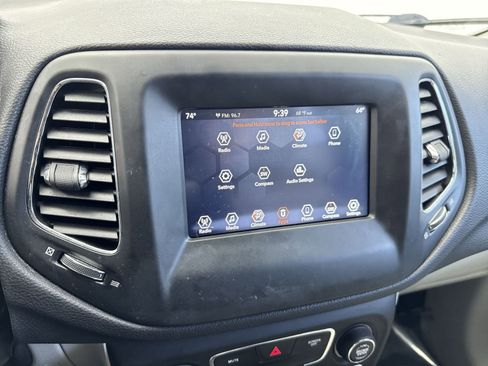 Used 2019 Jeep Compass Latitude w/ Popular Equipment Group image 20