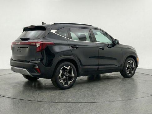 Used 2025 Kia Seltos S FWD image 9