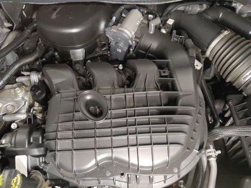 Used 2019 Dodge Journey SE FWD image 30