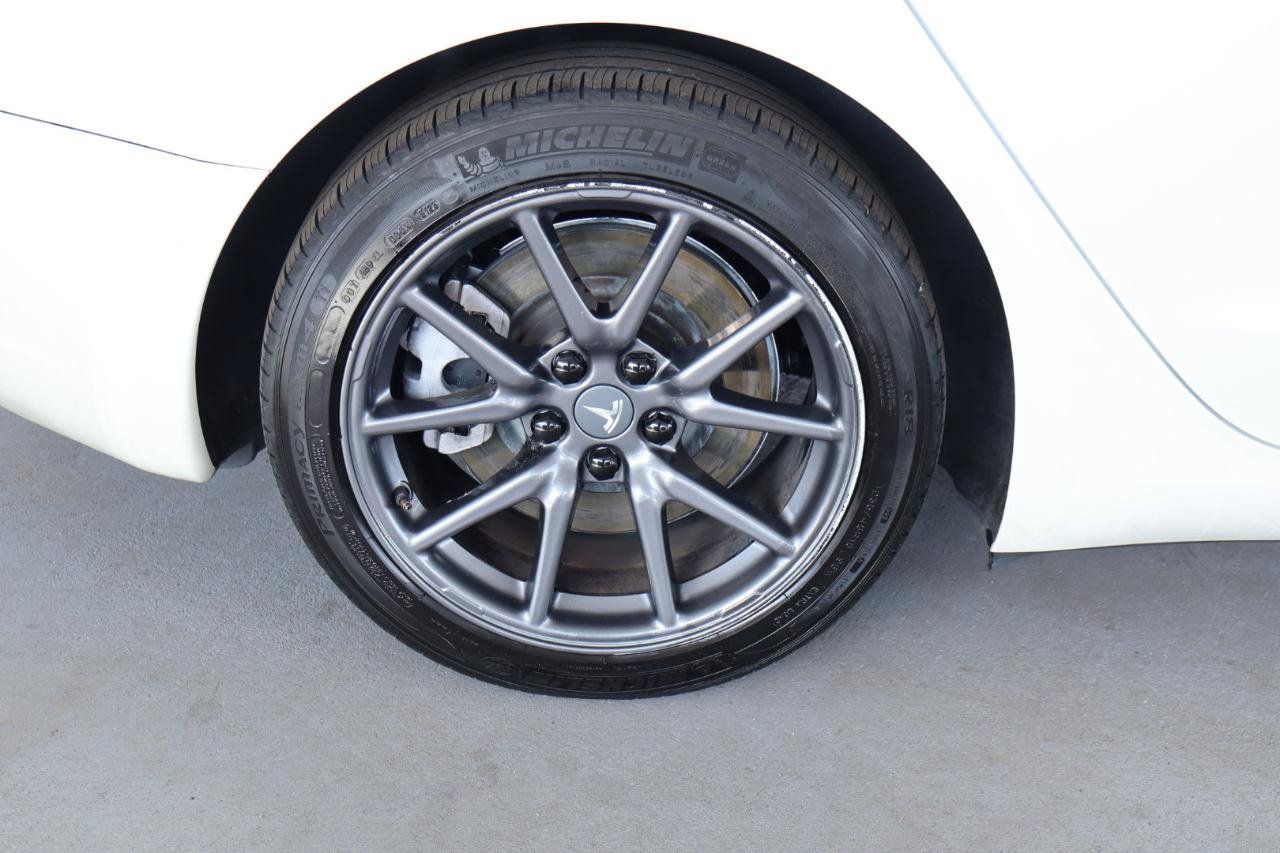 Used 2020 Tesla Model 3 Standard Range Plus RWD image 5