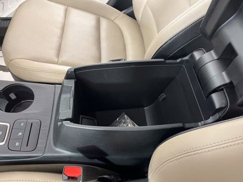 Used 2021 Ford Escape Titanium w/ Class II Trailer Tow Package image 29