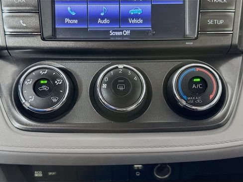 Used 2015 Toyota RAV4 LE FWD image 18