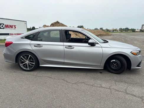 Used 2022 Honda Civic Touring image 12