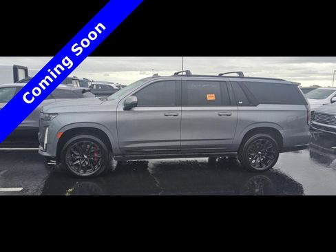 Used 2022 Cadillac Escalade ESV Sport Platinum w/ LPO, ONYX Package AWD/4WD image 7