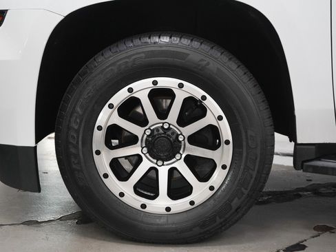 Used 2019 Chevrolet Tahoe LS AWD/4WD image 28
